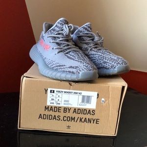 YEEZY BOOST 350 V2